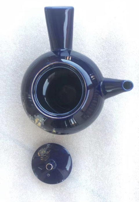 古玩陶瓷上世紀中期藍釉描金山水紋側把壺拍賣，當前價格350元