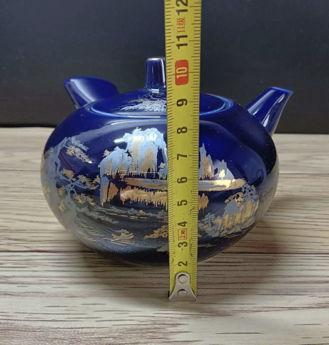 古玩陶瓷上世紀中期藍釉描金山水紋側把壺拍賣，當前價格350元
