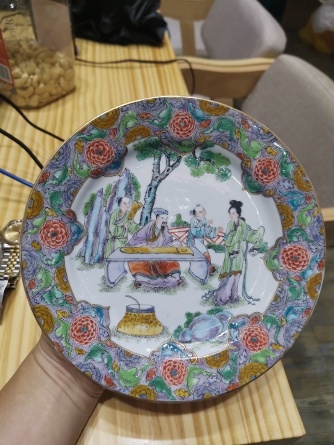 古玩陶瓷清代道光至咸豐人物紋廣彩盤拍賣，當前價格3800元