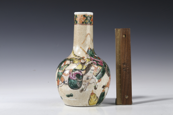 古玩陶瓷晚清·哥釉五彩刀馬人物紋天球瓶拍賣，當前價格3000元