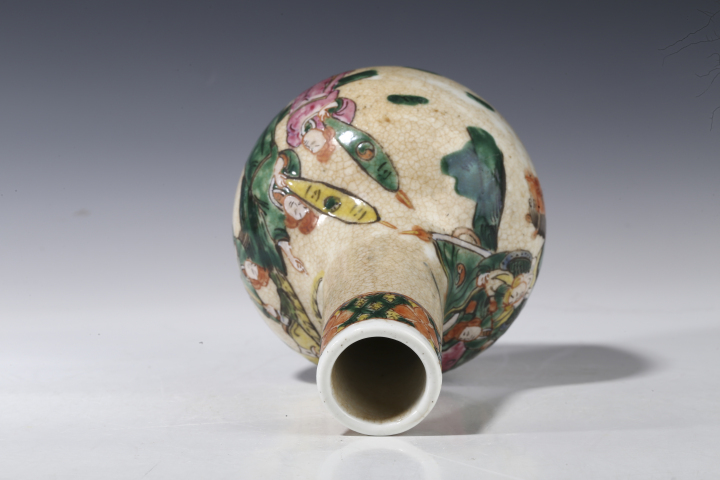 古玩陶瓷晚清·哥釉五彩刀馬人物紋天球瓶拍賣，當前價格3000元