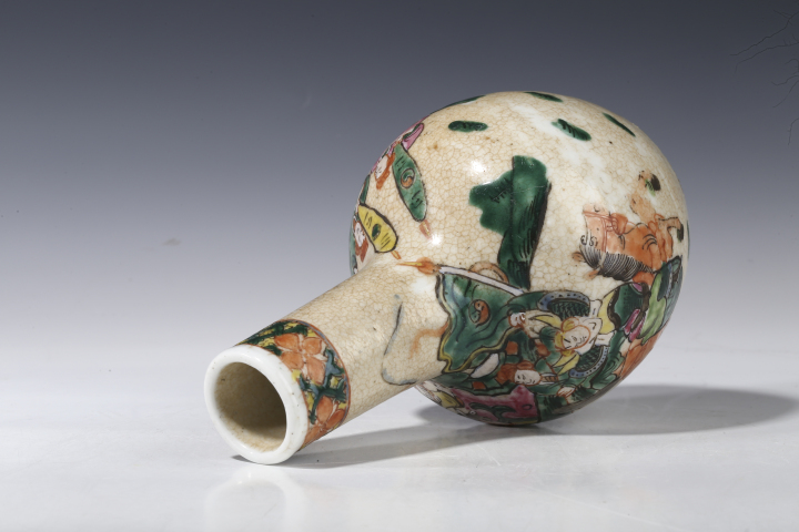 古玩陶瓷晚清·哥釉五彩刀馬人物紋天球瓶拍賣，當前價格3000元