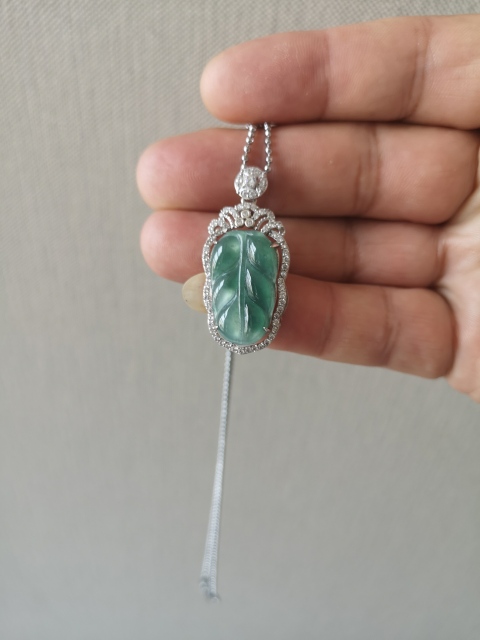古玩玉器翡翠胸墜拍賣，當(dāng)前價格450元