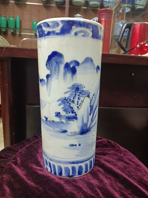 古玩陶瓷民國(guó)晚期山水紋青花帽筒拍賣,當(dāng)前價(jià)格285元