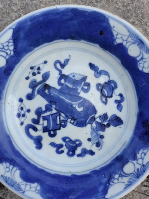古玩陶瓷清代康熙博古圖青花盤拍賣，當(dāng)前價(jià)格1800元