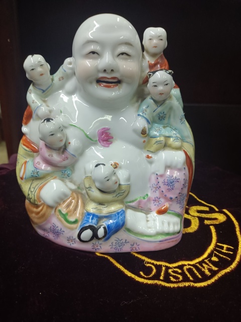 古玩陶瓷上世紀中期五子鬧佛粉彩塑像拍賣,當前價格285元