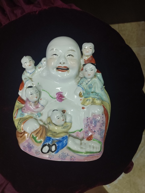古玩陶瓷上世紀中期五子鬧佛粉彩塑像拍賣,當前價格285元
