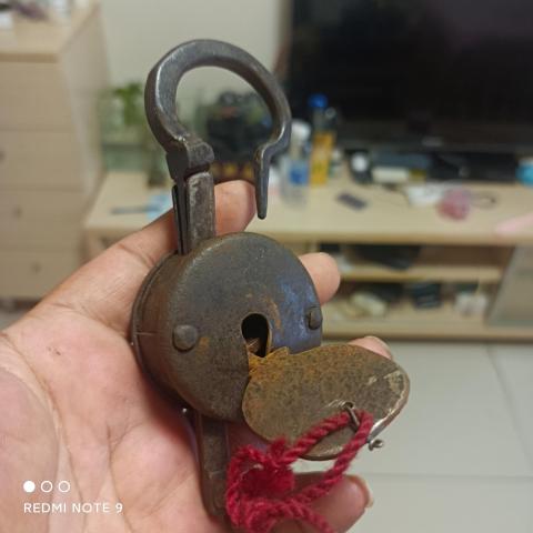 古玩銅器民國鐵鎖拍賣，當前價格98元