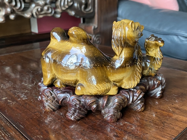 古玩雜項虎睛石雕刻駱駝擺件拍賣,當前價格1500元