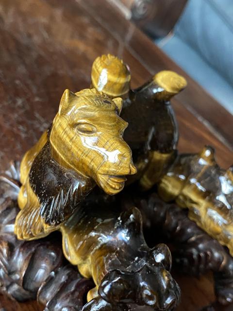 古玩雜項虎睛石雕刻駱駝擺件拍賣,當前價格1500元