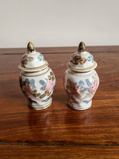 古玩陶瓷粉彩花卉紋小將軍罐399拍賣，當前價格399元