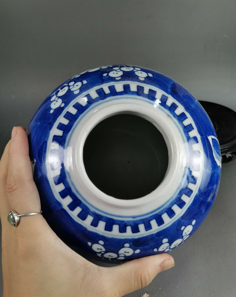 古玩陶瓷青花冰梅紋罐拍賣，當(dāng)前價格2000元