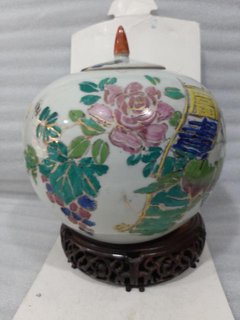 古玩陶瓷民國(guó)花間吉語(yǔ)紋彩繪西瓜罐拍賣(mài),當(dāng)前價(jià)格888元