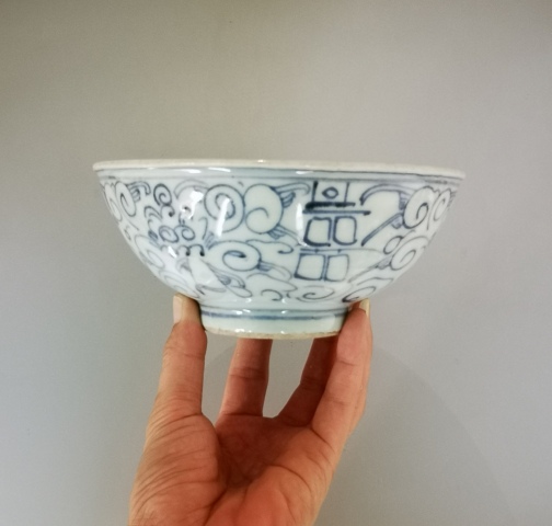 古玩陶瓷清中期.青花纏枝蓮喜字碗(1728-1780)拍賣,當前價格800元