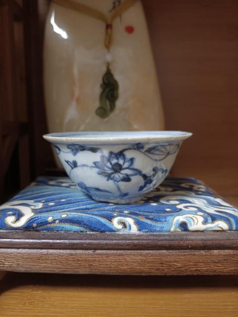 古玩陶瓷明早期  青花纏枝蓮花壓手杯拍賣，當前價格1400元