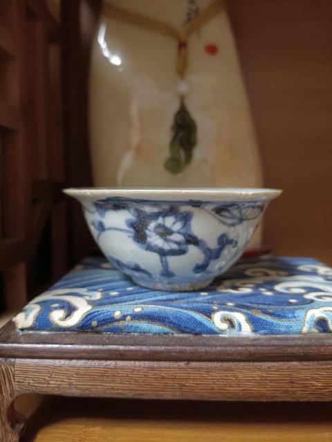 古玩陶瓷明早期  青花纏枝蓮花壓手杯拍賣，當前價格1400元