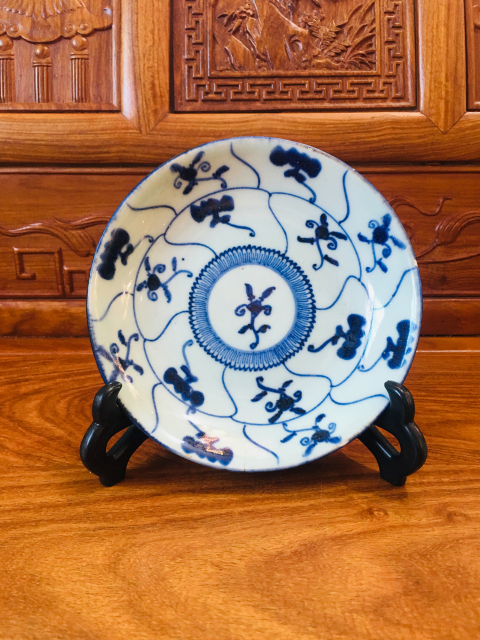 古玩陶瓷雍正青花雙面靈芝紋盤拍賣，當(dāng)前價(jià)格0元