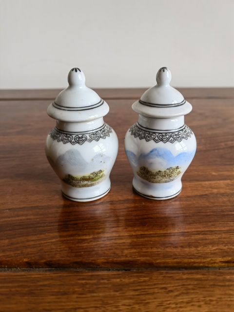 古玩陶瓷粉彩山水紋小將軍罐380拍賣，當前價格380元