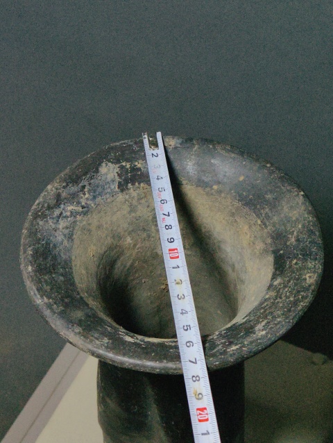 古玩陶瓷黑陶三足鬲拍賣,當前價格18500元