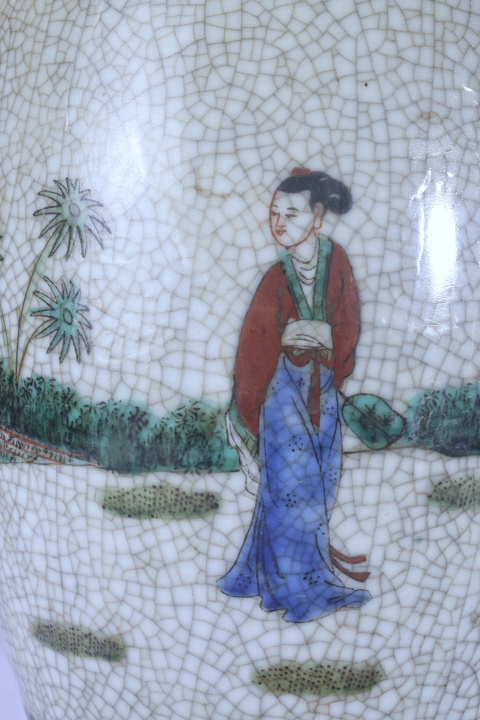 古玩陶瓷【保真】民國·哥釉五彩人物故事賞瓶拍賣，當前價格1888元