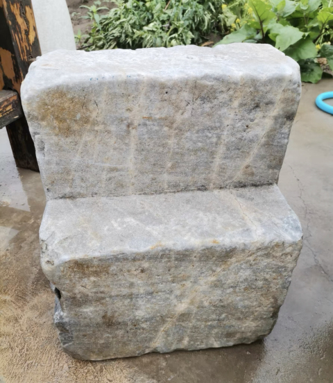 古玩雜項明代漢白玉擋門石一對拍賣,當前價格5000元