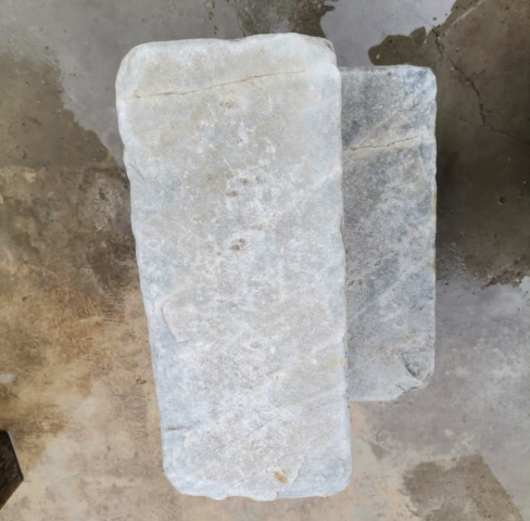古玩雜項明代漢白玉擋門石一對拍賣,當前價格5000元