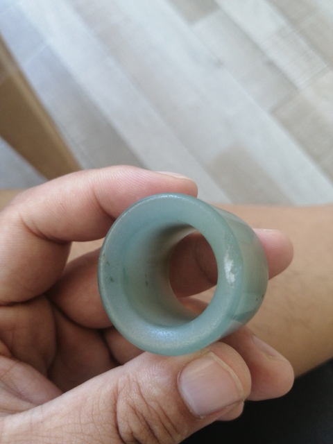 古玩玉器老琉璃料扳指拍賣,當前價格888元