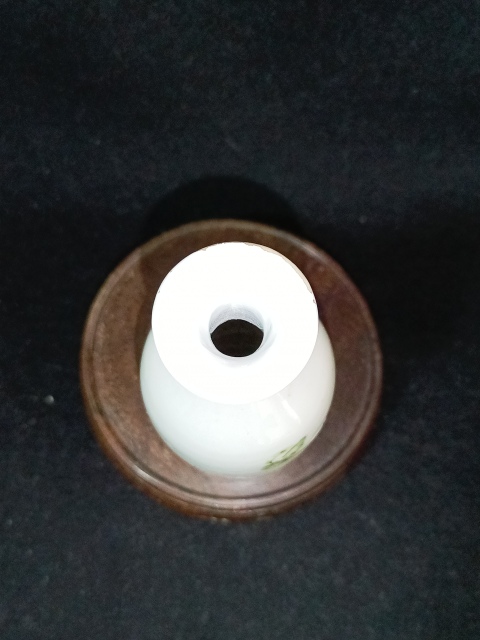古玩陶瓷清.粉彩花卉紋瓶拍賣,當(dāng)前價(jià)格300元