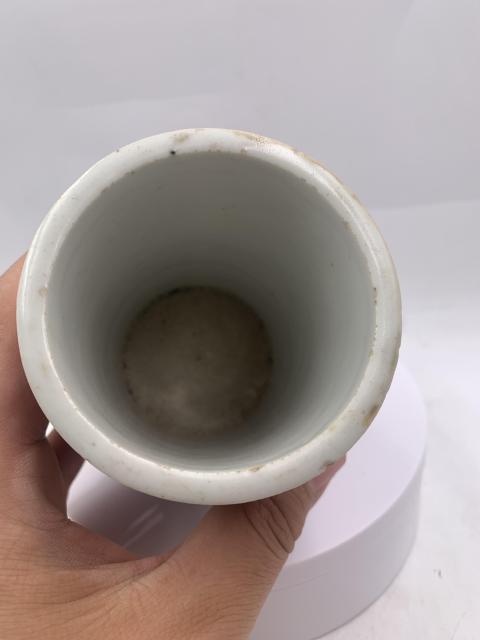 古玩陶瓷晚清鱔魚黃釉筆筒拍賣，當前價格5555元