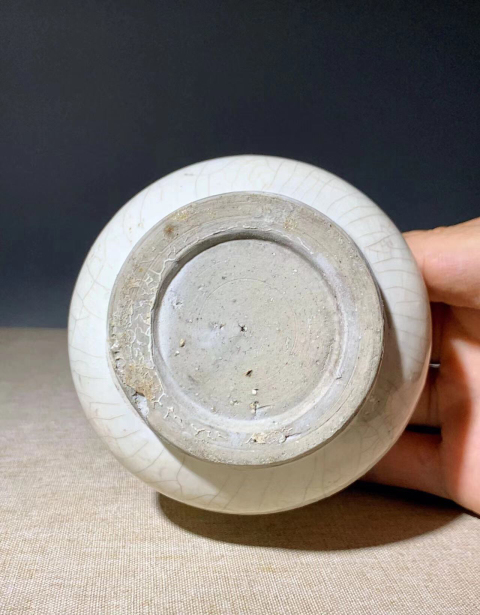 古玩陶瓷(清末民初)仿哥釉獸耳香爐拍賣,當前價格0元
