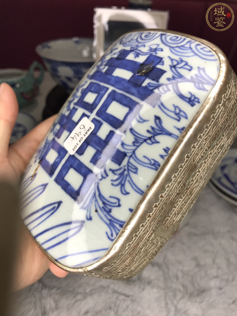 古玩陶瓷清代道光纏枝花囍字紋青花蓋盒拍賣，當前價格890元