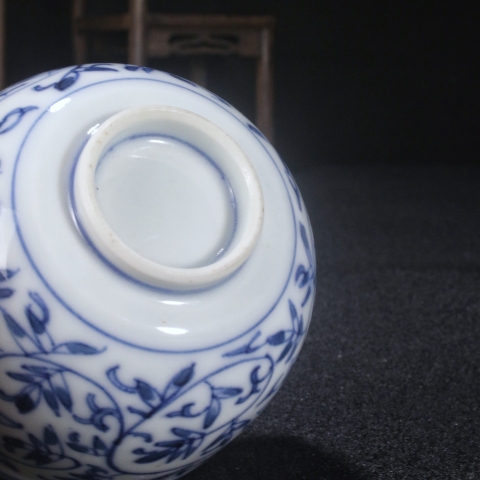 古玩陶瓷晚清民國·青花纏枝寶蓮紋茶杯拍賣,當前價格2000元