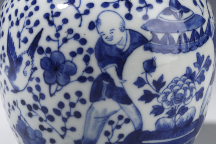 古玩陶瓷清晚·青花童子抱瓶紋罐拍賣,當前價格2388元