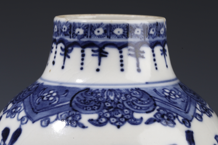 古玩陶瓷青花洞石花卉紋雞腿瓶拍賣，當(dāng)前價(jià)格3400元