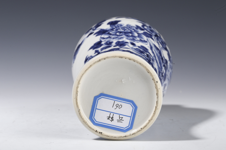古玩陶瓷青花洞石花卉紋雞腿瓶拍賣，當(dāng)前價(jià)格3400元