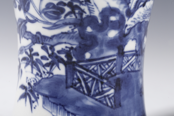 古玩陶瓷青花洞石花卉紋雞腿瓶拍賣，當(dāng)前價(jià)格3400元