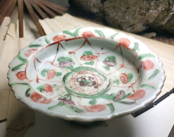 古玩陶瓷清代道光至咸豐花卉紋彩繪花口高足盤拍賣,當前價格1000元