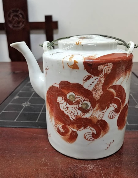 古玩陶瓷清晚礬紅少師太保壺拍賣,當(dāng)前價(jià)格6500元