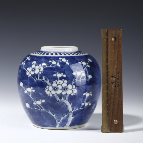 古玩陶瓷清光緒·青花留白冰梅紋罐拍賣，當前價格1800元