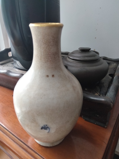 古玩陶瓷清中期哥釉青花天球瓶拍賣,當前價格800元