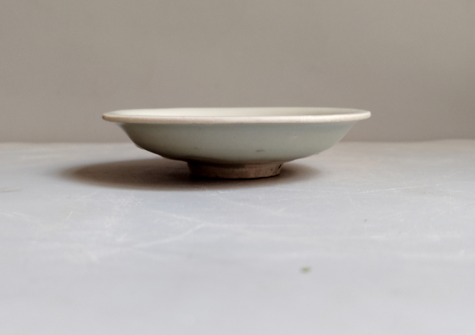 古玩陶瓷元代景德鎮窯白釉盤拍賣，當前價格1999元