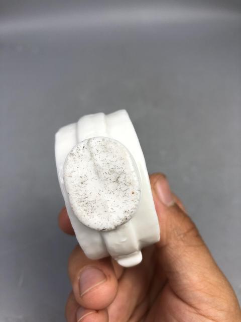 古玩陶瓷民國德化窯印花執壺型水滴拍賣，當前價格288元