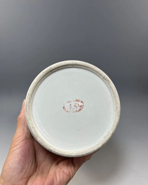 古玩陶瓷萬年安樂神仙人物名家帽筒拍賣,當前價格6000元