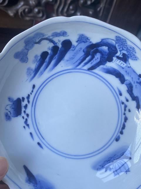 古玩陶瓷上一個世紀中期山水紋青花盤拍賣,當前價格260元