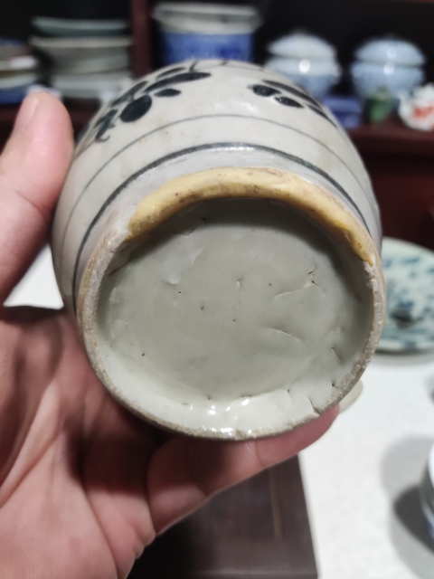 古玩陶瓷明晚期青花花卉紋罐拍賣，當前價格988元