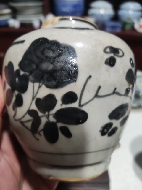 古玩陶瓷明晚期青花花卉紋罐拍賣，當前價格988元