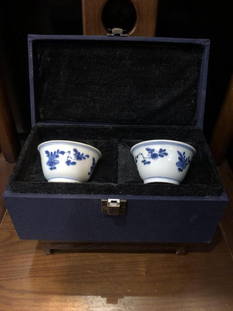 古玩陶瓷青花三多花卉主人杯一對(duì)拍賣,當(dāng)前價(jià)格7000元