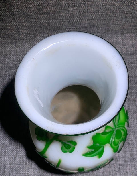 古玩陶瓷【望月樓】晚清料器套色刻花卉觀音瓶拍賣，當前價格4800元
