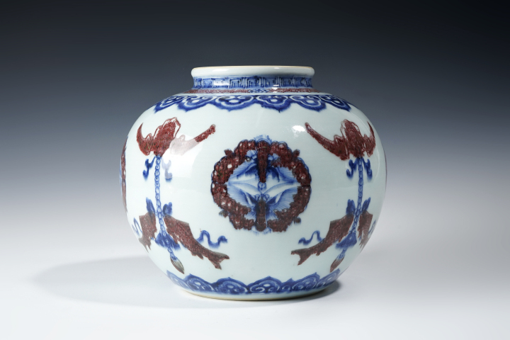 古玩陶瓷青花釉里紅團蝶福慶有余紋太白罐真品鑒賞圖