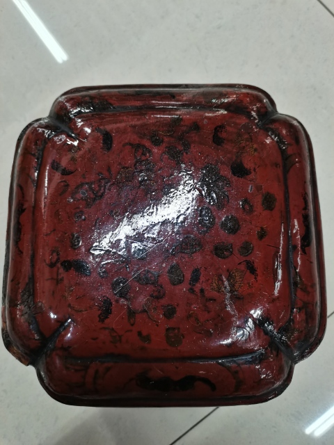 古玩雜項四方倭角彩繪漆盒拍賣，當前價格600元